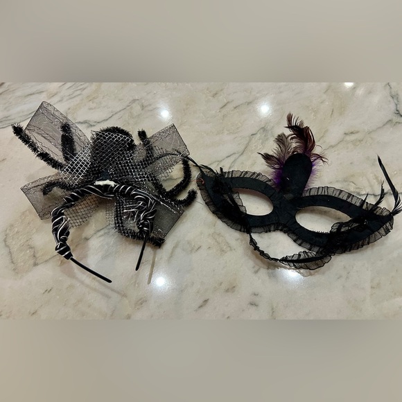 Spider Web Halloween Poncho, one size, embroidered purple spide. - Picture 6 of 9